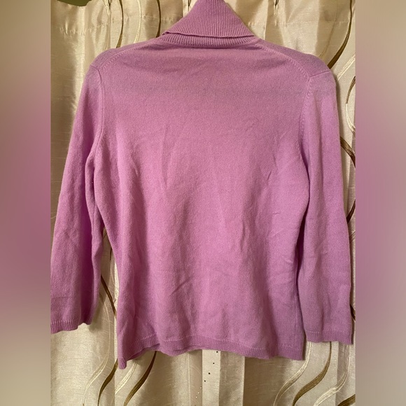 Pink, 100% cashmere sweater from Ann Taylor - Picture 3 of 3